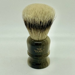 Special Edition Duke 3 Super Silvertip Badger Horn
